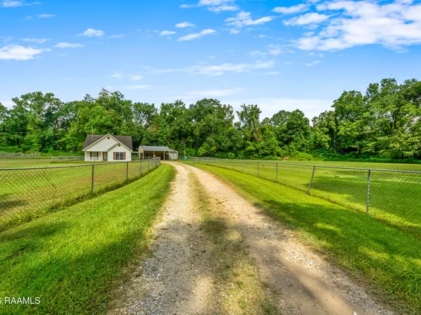273 Muscadine Rd, Sunset, LA 70584