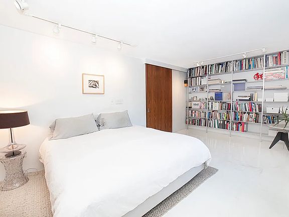 5th image of 210 Broadway APT H501