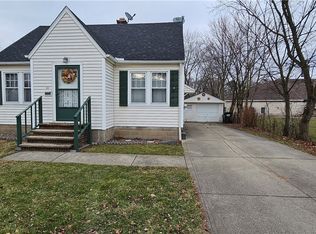30 Paul St, Bedford, OH 44146