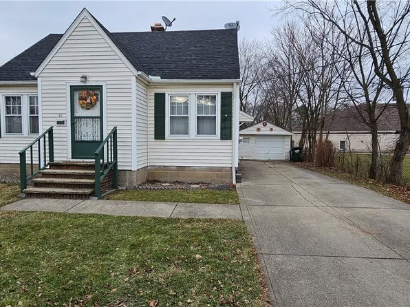 30 Paul St, Bedford, OH 44146