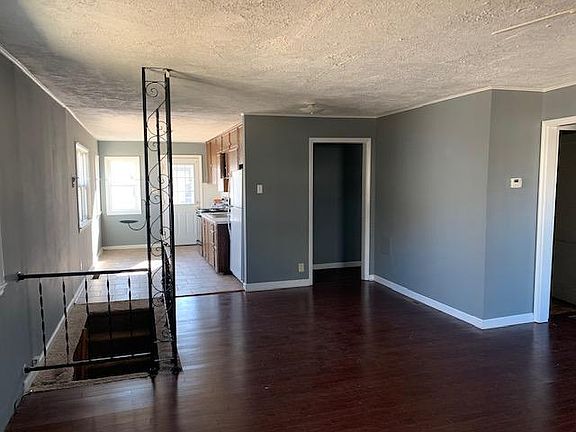 2nd image of 200 E Jewell Ave