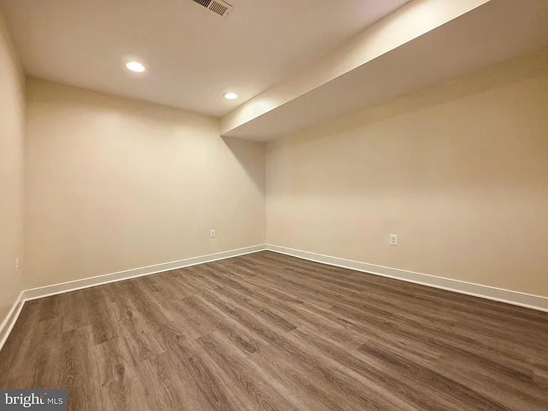 3300 Broker Ln — Photo 26