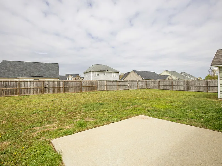 196 Lochwood Dr — Photo 48