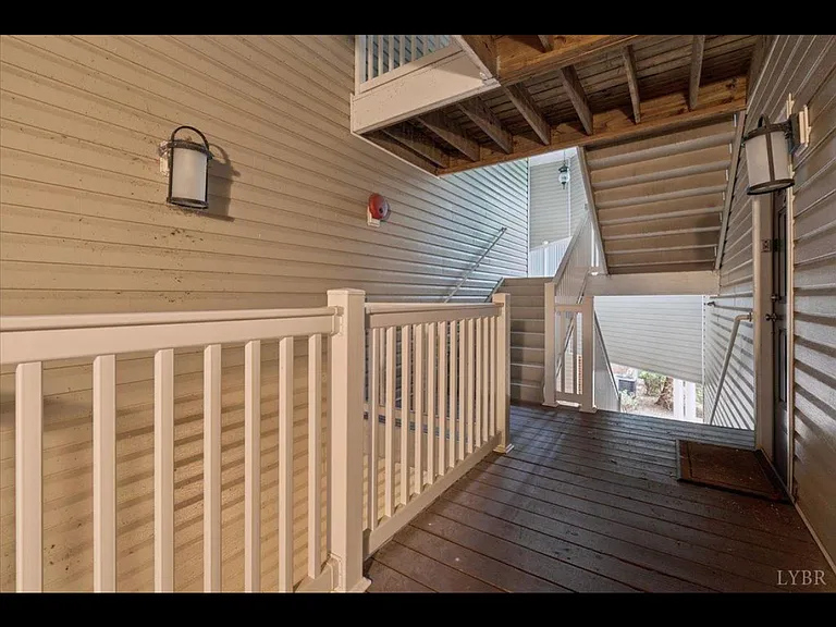623 Wyndhurst Dr #210 — Photo 4