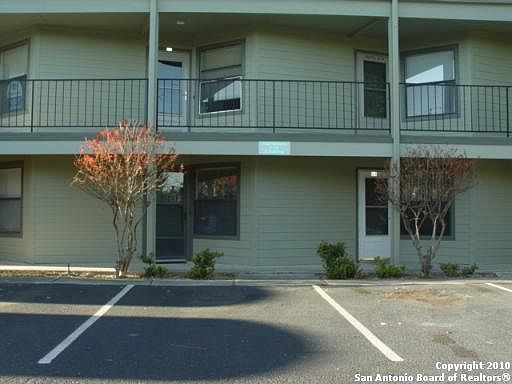 4th image of 1559 Parkview Dr #D3