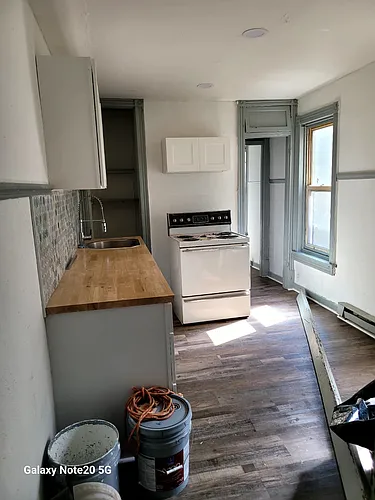 123 N Front St #2 Photo 1