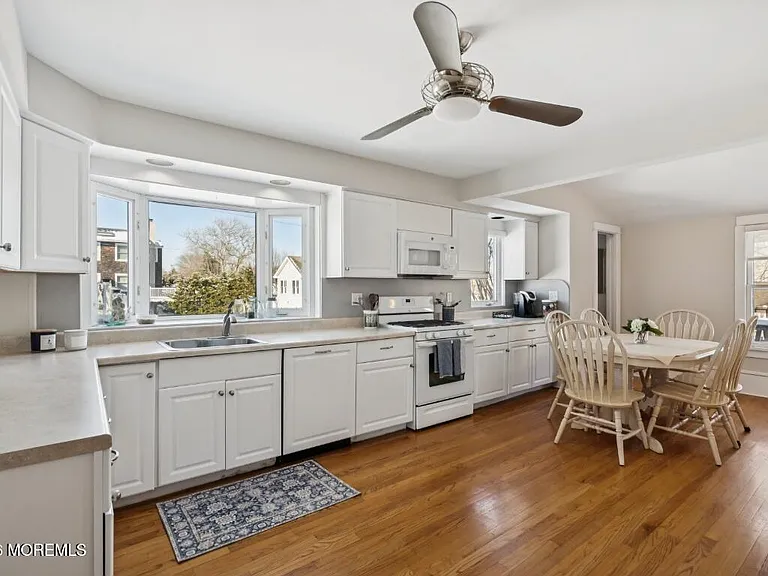 54 Osborne Ave — Photo 10