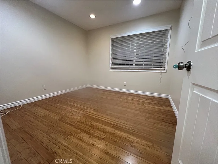 27909 Wellston Dr — Photo 11