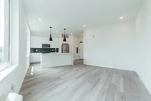 130 Monitor Street — Photo 30