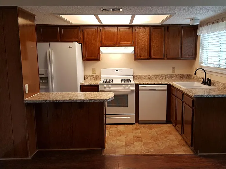 726 Quesnel Dr — Photo 12