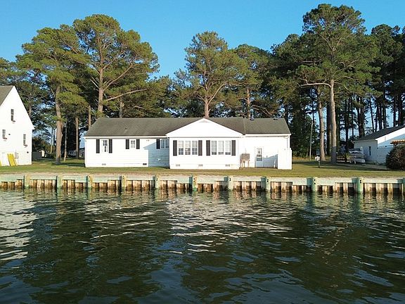 4th image of 15241 Russell Dr