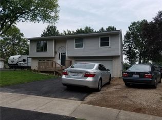 315 W Debby Dr, Mt Zion, IL 62549