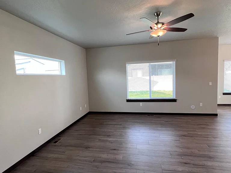4230 N Donovan Ln — Photo 6