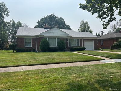 19732 W Kings Ct, Grosse Pointe Woods, MI, 48236