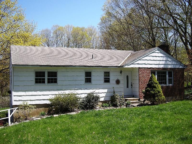 18 Ridgebury Road