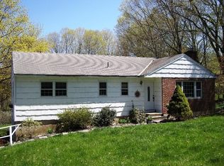 18 Ridgebury Rd, Ridgefield, CT 06877