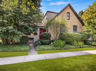 878 Ridge Rd, Highland Park, IL 60035