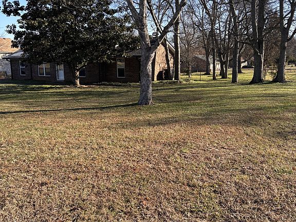 2nd image of 100 Benefield Dr