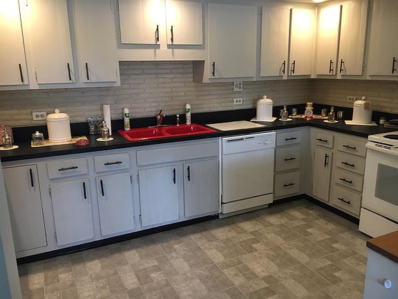 3rd image of 4811 Main St #201
