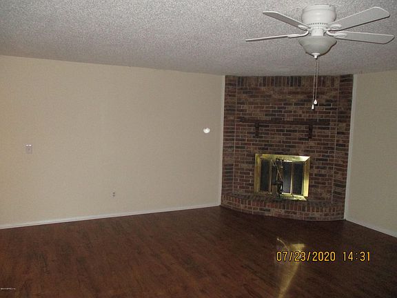 5th image of 1740 Debbie Ln