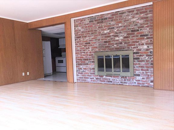 5th image of 2120 98th Ave NE