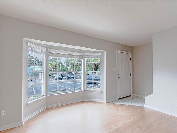 5th image of 37242 Embassy Park Ln