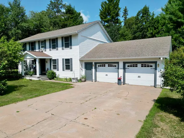 1550 Cypress St, Ishpeming, MI 49849