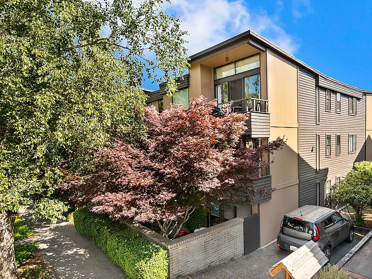6534 4th Ave NE #102 — Photo 9