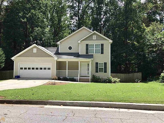 2nd image of 805 Oxford Hall Dr
