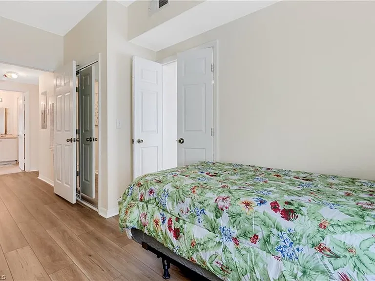 23600 Walden Center Dr #304 — Photo 18