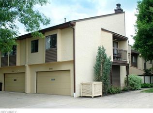 1090 Hampton Ridge Dr, Akron, OH 44313