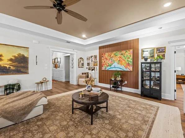 98 Springdale Dr, Crawfordville, FL 32327