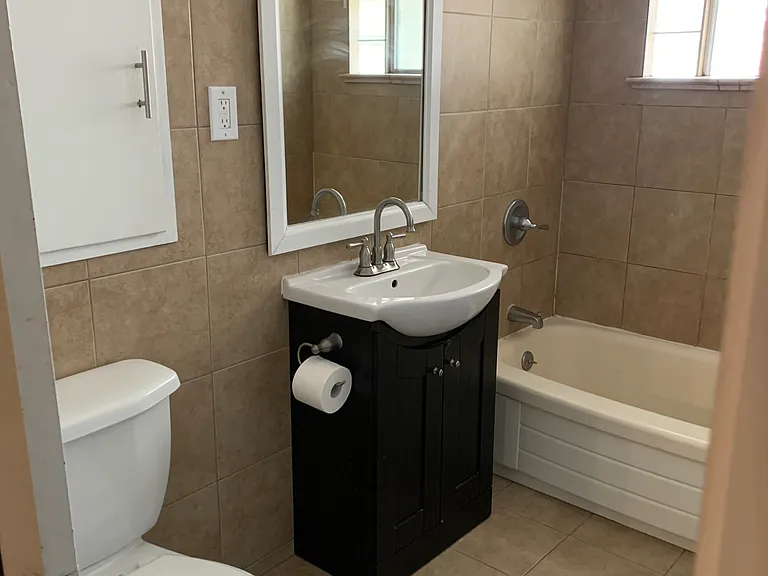 1012 Castlerock Dr — Photo 6
