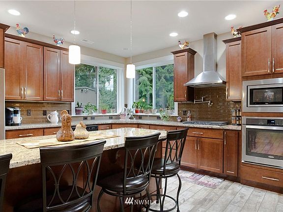 4th image of 3009 263rd St NW