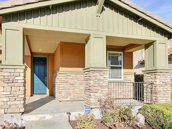3rd image of 2679 Nicolson Cir