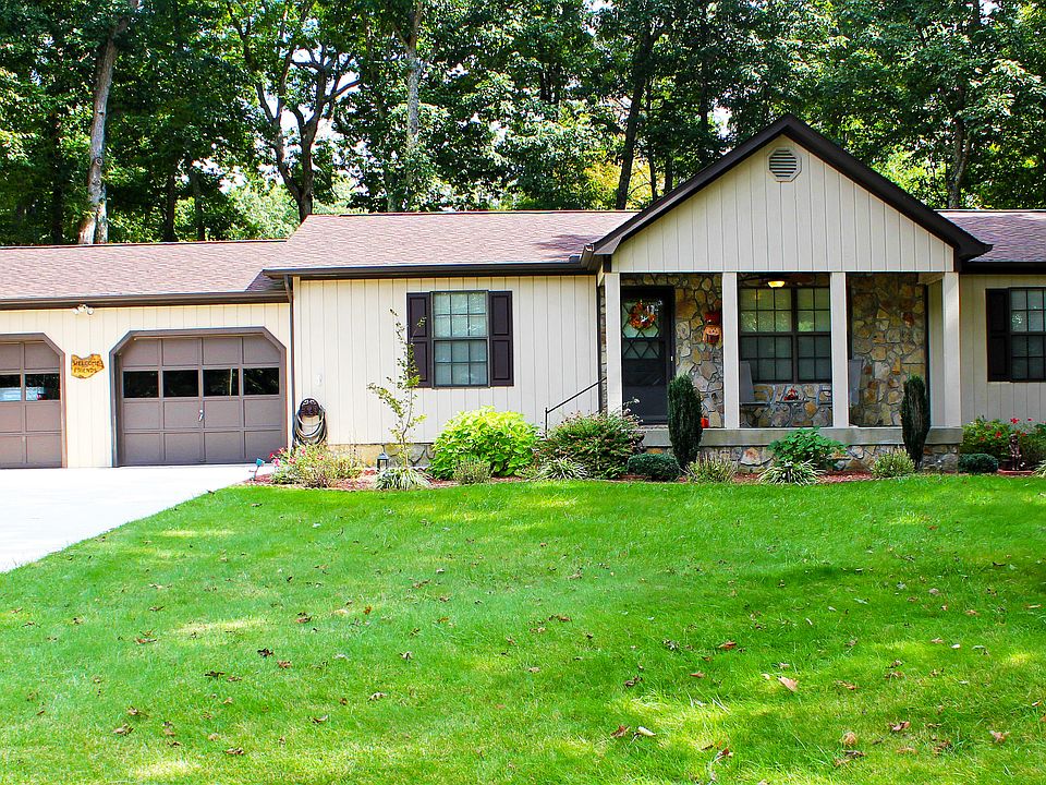 1st image of 185 Lakeside Dr