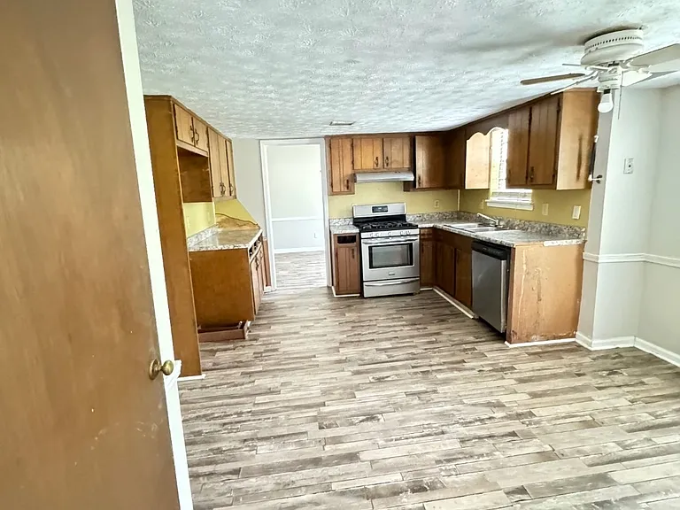 4914 Wolverton Dr — Photo 5