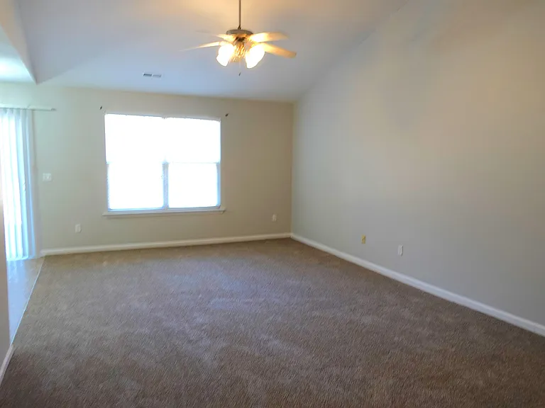 139 Stockbridge Dr — Photo 5