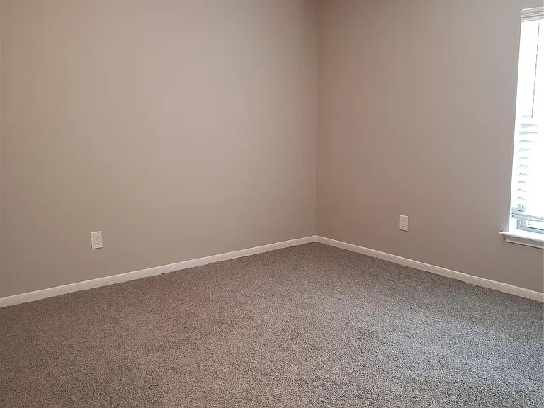 8714 Warrenford Dr — Photo 18
