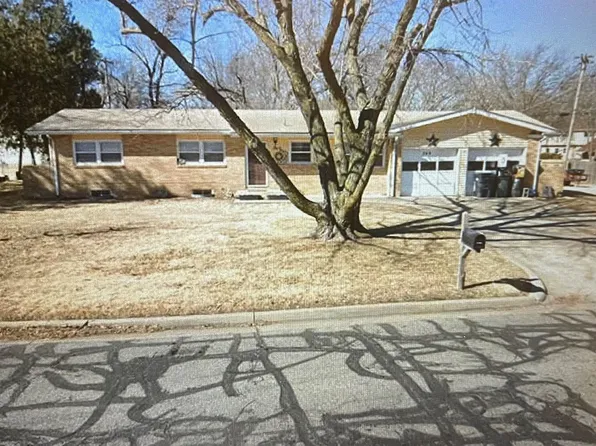 749 N Country Acres Ave, Wichita, KS 67212