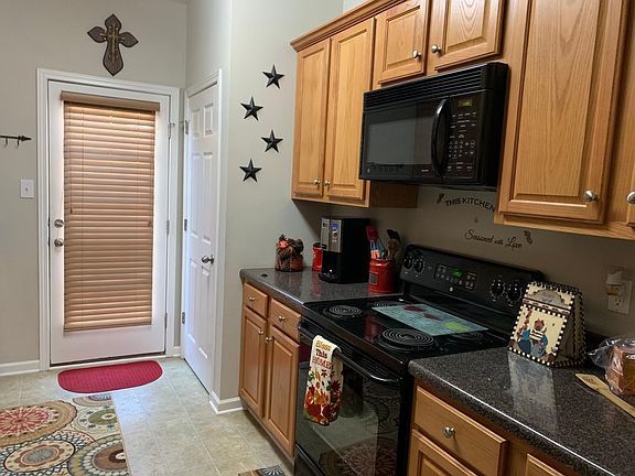 2nd image of 2922 Misty Creek Way