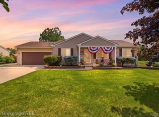 9484 Sandy Hollow Ln, Davison, MI 48423