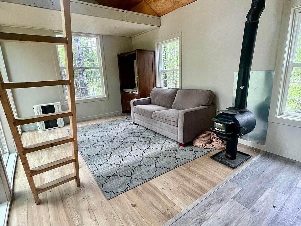 7th image of 48761 S Silver Salmon Dr