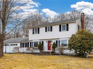 29 Kingswood Dr, North Stonington, CT 06359