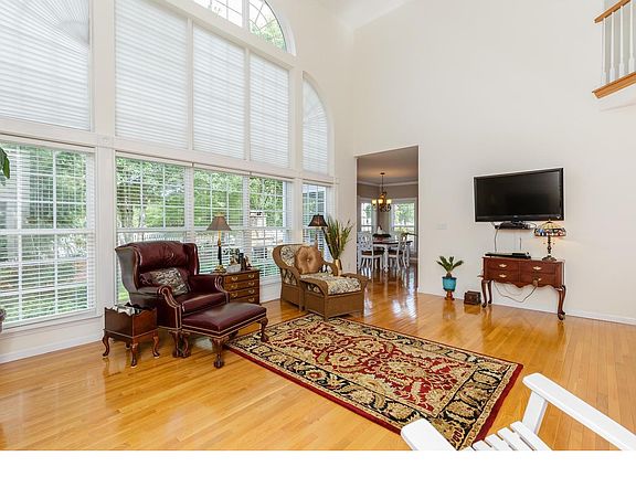 3rd image of 7826 Wind Hill Dr