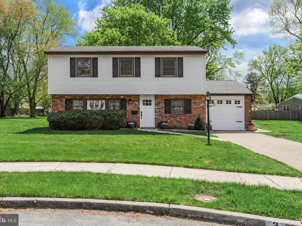 2 Grass Rd, Cherry Hill, NJ 08034