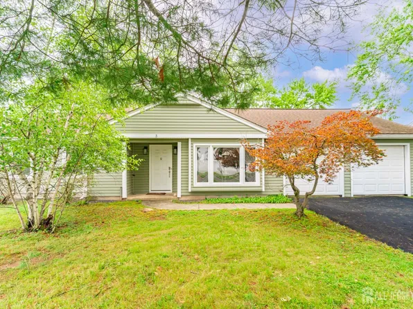 3 Wilkens Dr, Piscataway, NJ 08854