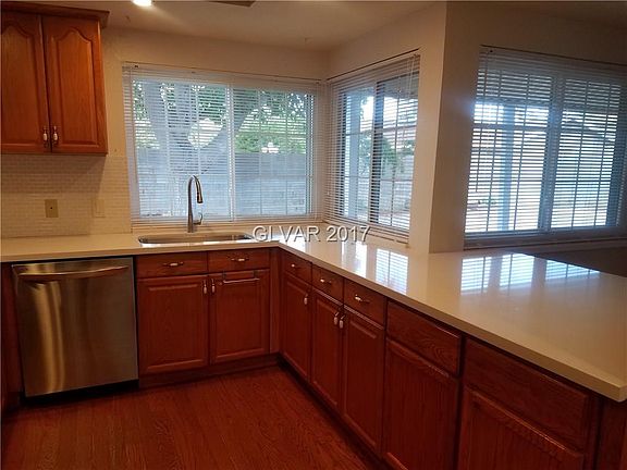 4th image of 6758 Greengrove Dr