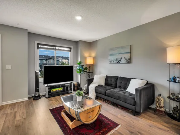 3025 151st Ave NW #33, Edmonton, AB T5Y 3W4