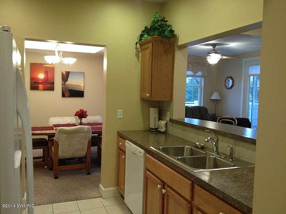 3rd image of 201 S William St Unit 26